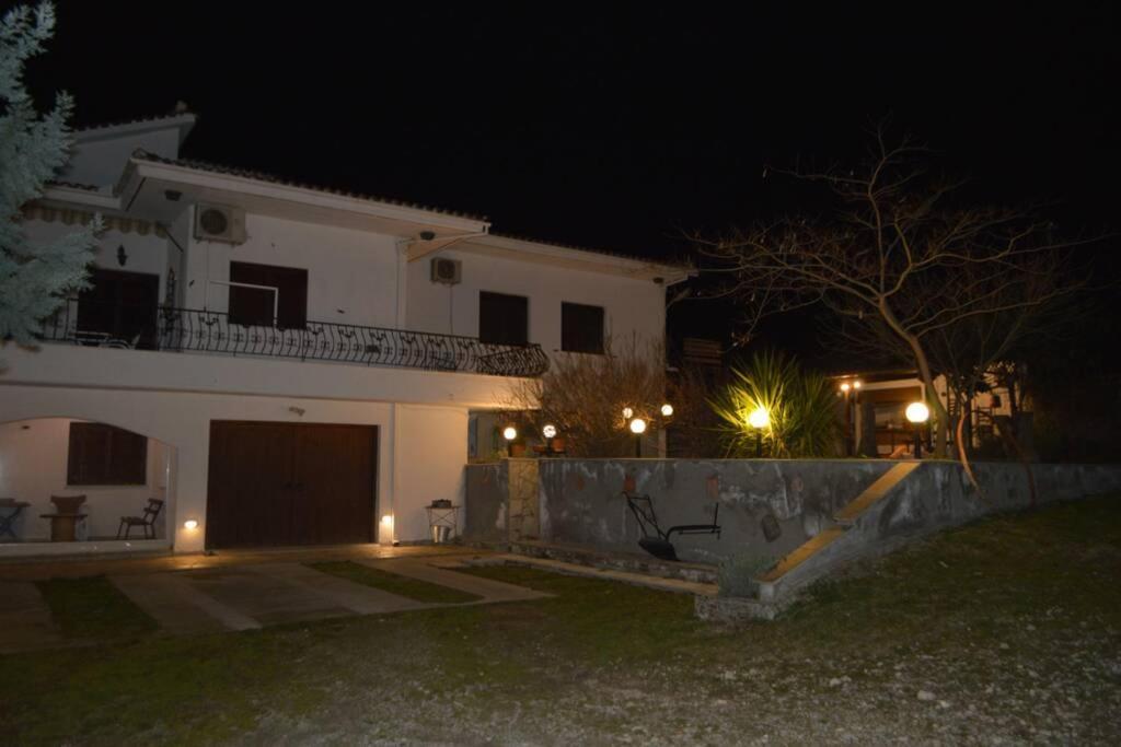 Triple H Villa Volos Exterior photo