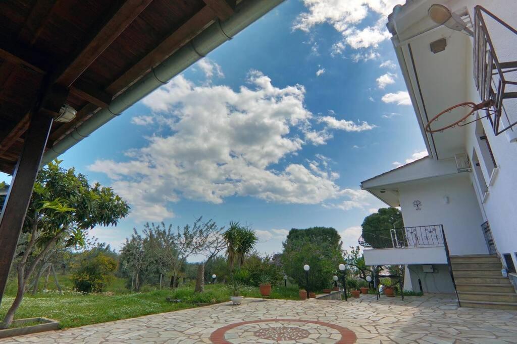 Triple H Villa Volos Exterior photo